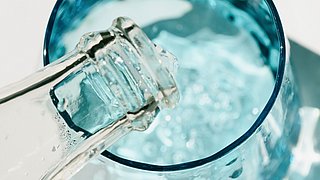 Deutschlands beliebtestes Getränk im Test: Mineralwasser